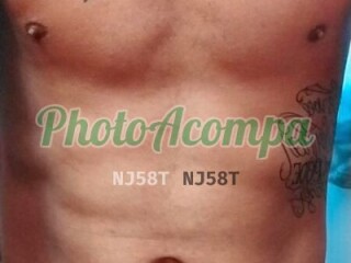 Dotado gostoso de corpo tatuado que vai te fazer gozar 