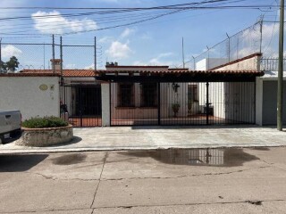 Se vende casa de un piso en arboledas 2a secc en Celaya | Clasf animales