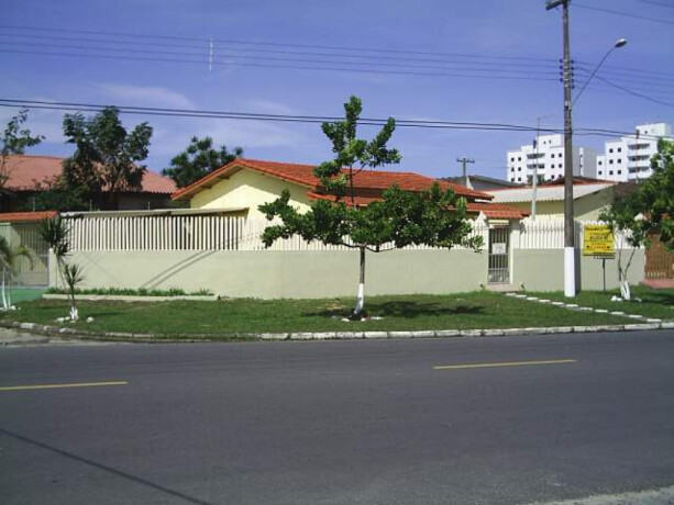 casa-de-temporada-em-parque-balneario-itanhaem-itanhaem-sao-paulo-casa-em-itanhaem-a-100m-da-praia-a-600m-da-colonia-pm-a-900m-da-entrada-da-cidade-e-a-5-minutos-do-centro-big-0