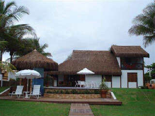 Casa de temporada em Guarajuba, Camacari Bahia. Guarajuba - Aluguel Temporada - Frente Mar - Pé na areia 4 suítes com piscina