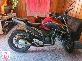 Moto Yamaha Fazer 250 IE Fazer 250 IE LtdEdition por R2180000 em SO JOS DOS PINHAIS PR