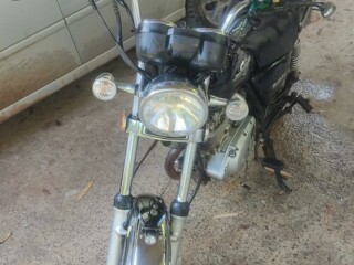 Moto Suzuki Intruder 125 Intruder 125 por R650000 em RIBEIRO PIRES SP