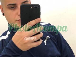 Levi Guilherme 13 997693199 conheca esse novinho branquinho e safado 