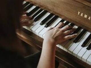 Doy clases de piano y canto en Morelia | Clasf formacion-y-libros