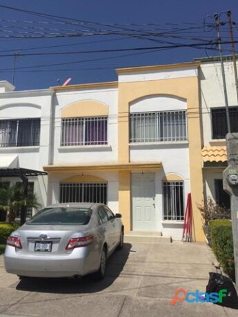 casa-en-venta-de-dos-plantas-en-irapuato-gto-en-irapuato-clasf-inmobiliaria-big-2